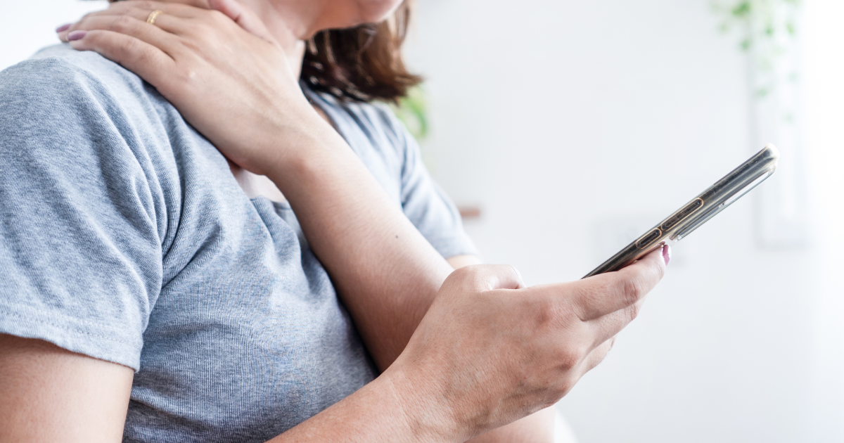 7 Common Habits That Are Hurting Your Spine