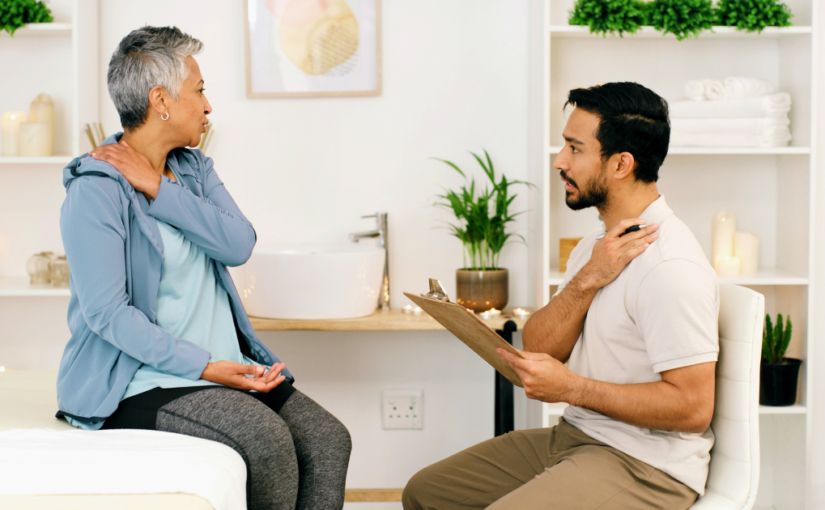 How to Choose the Right Chiropractor in Charlotte: 7 Things Patients Should Look For