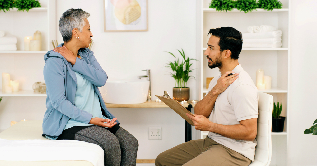How to Choose the Right Chiropractor in Charlotte: 7 Things Patients Should Look For